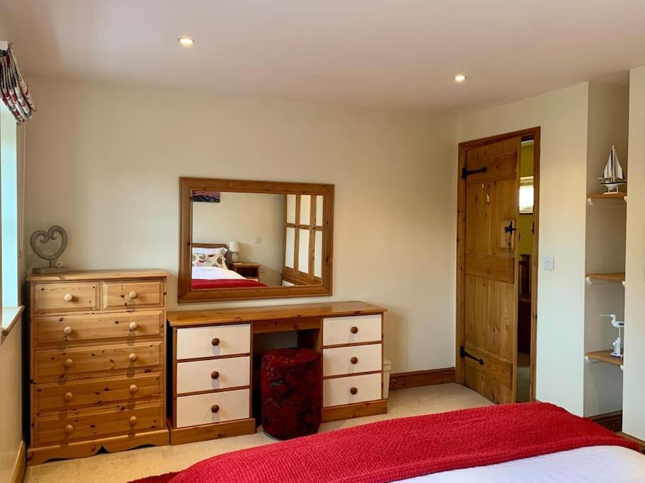 Rockhopper Cottage, Waldringfield Вудбридж Экстерьер фото